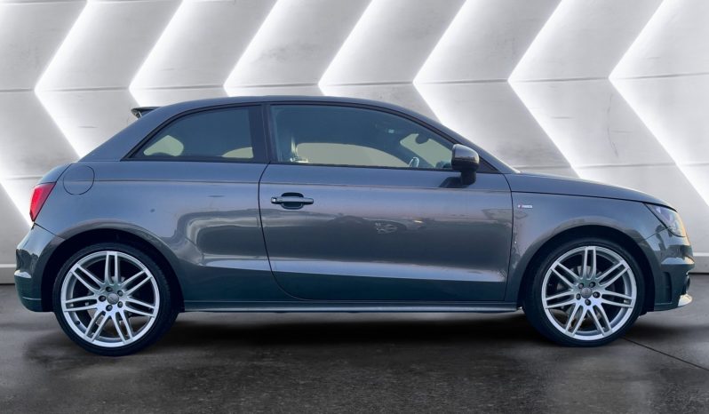 
								AUDI A1 full									