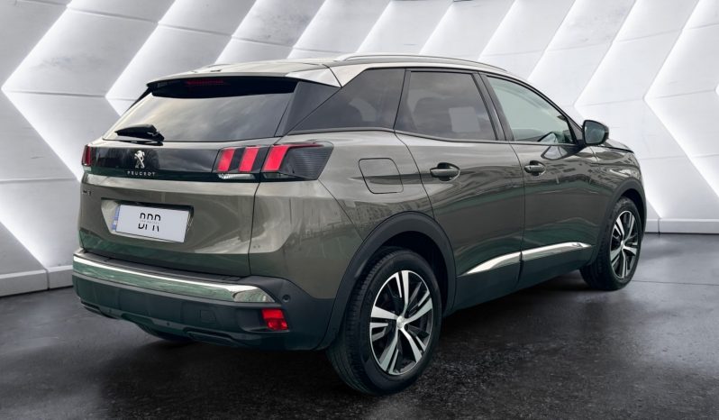 
								PEUGEOT 3008 full									
