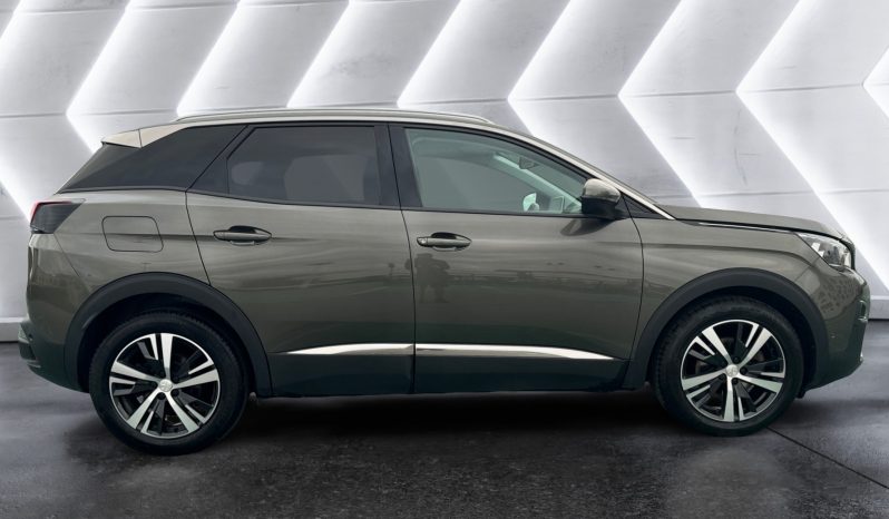 
								PEUGEOT 3008 full									