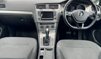 
										Volkswagen Golf full									