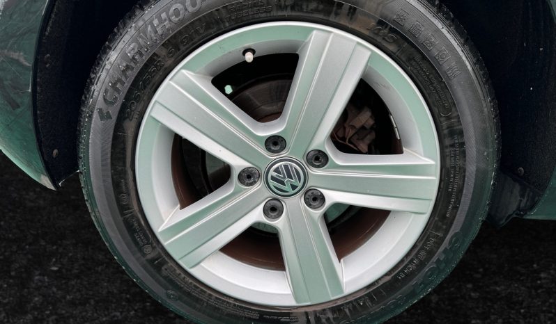 
								Volkswagen Golf full									