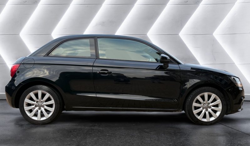 
								Audi A1 full									