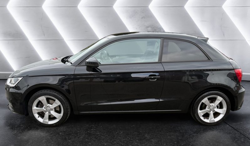 
								Audi A1 full									