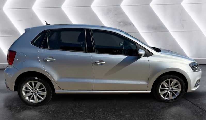 
								VOLKSWAGEN POLO full									