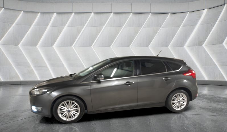 
								FORD FOCUS full									