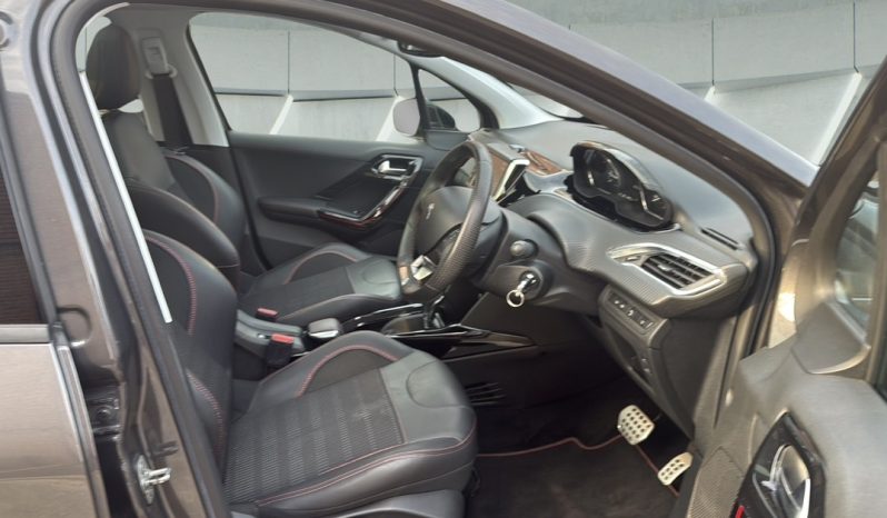 
								PEUGEOT 2008 full									