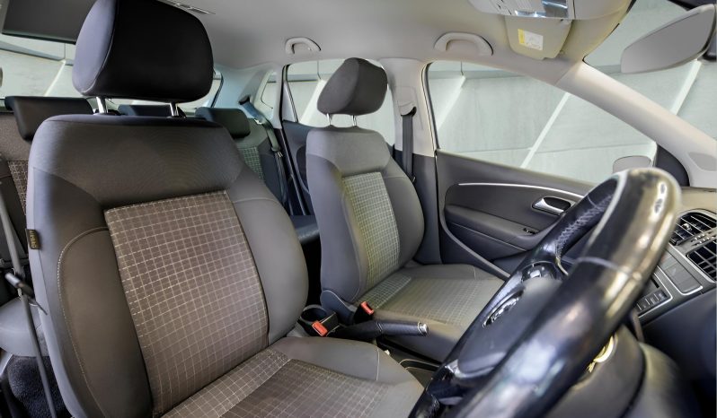 
								VOLKSWAGEN POLO full									