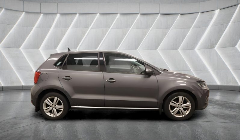 
								Volkswagen Polo full									