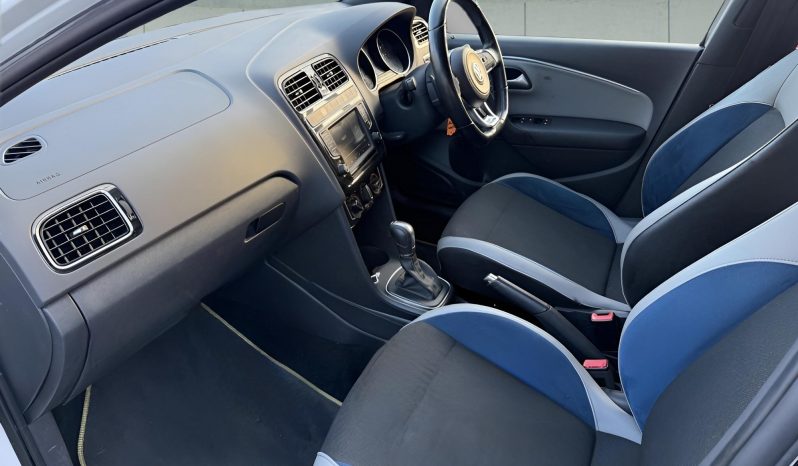 
								VOLKSWAGEN POLO full									