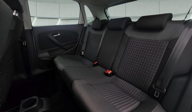 
								VOLKSWAGEN POLO full									