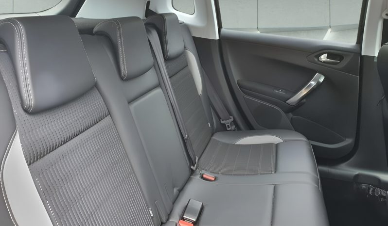 
								PEUGEOT 2008 full									