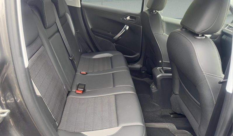 
								PEUGEOT 2008 full									