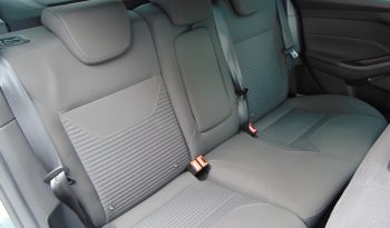 
										FORD FOCUS full									