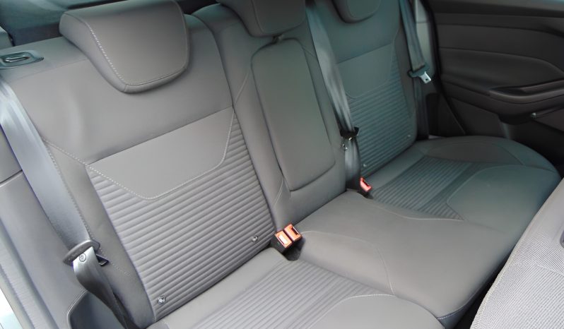 
								FORD FOCUS full									