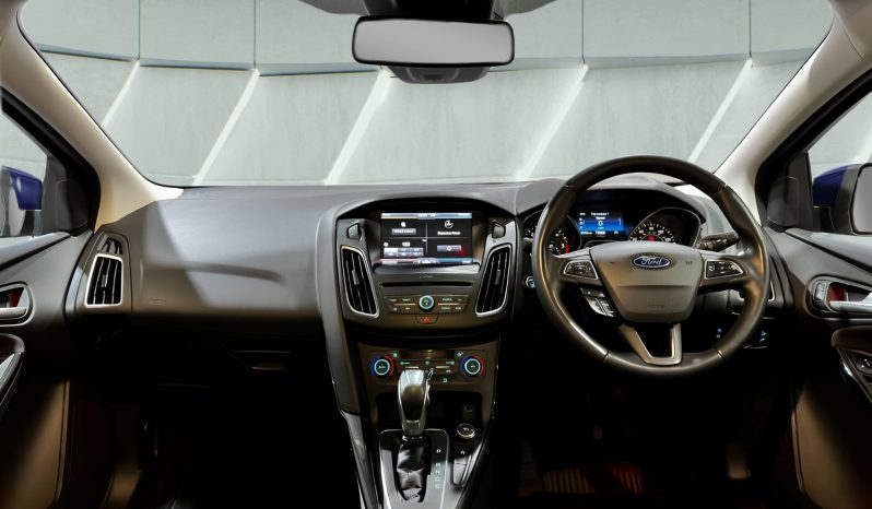 
								FORD FOCUS full									