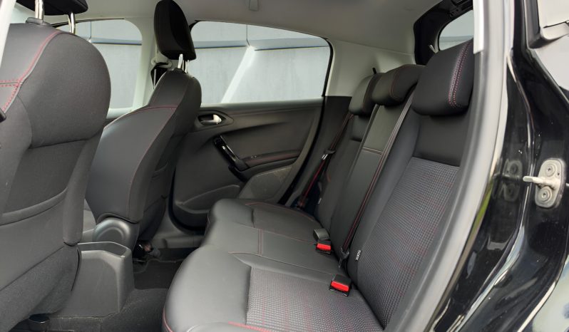 
								PEUGEOT 208 full									