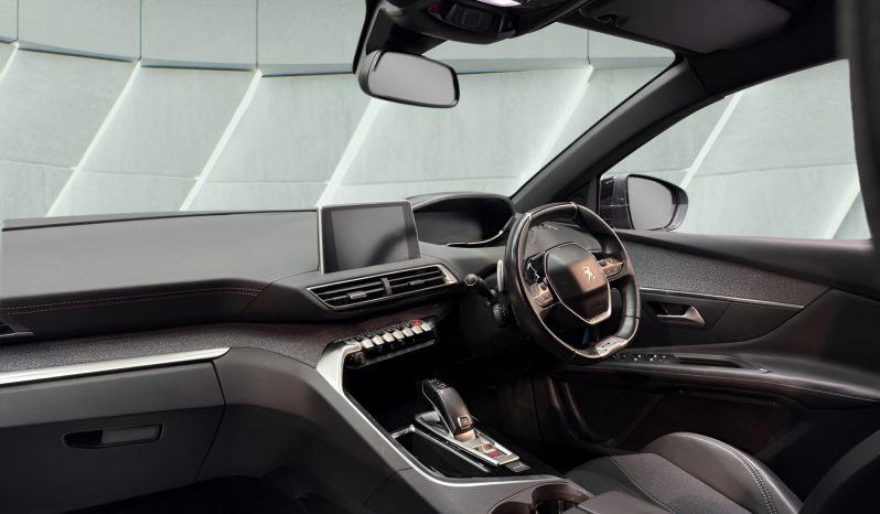 
								PEUGEOT 3008 full									