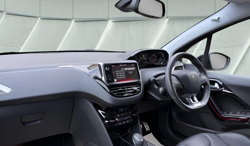 
								PEUGEOT 208 full									